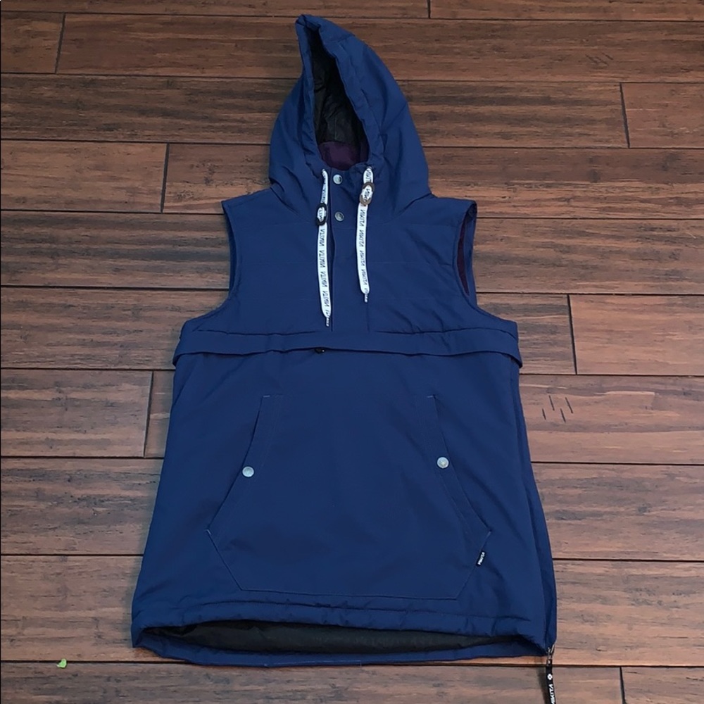 Nikita Vest